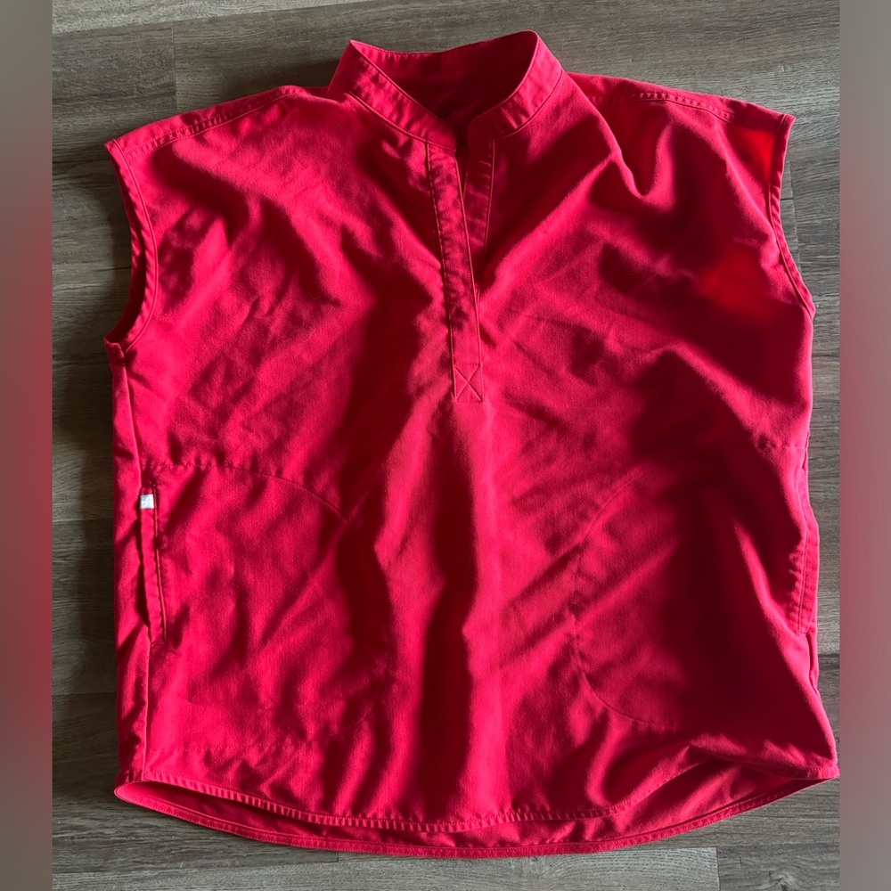 Figs scrub top